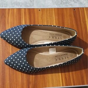Serra Women's Pointed Toe Slip-On Flats - Blue & White Polka Dot Size 10